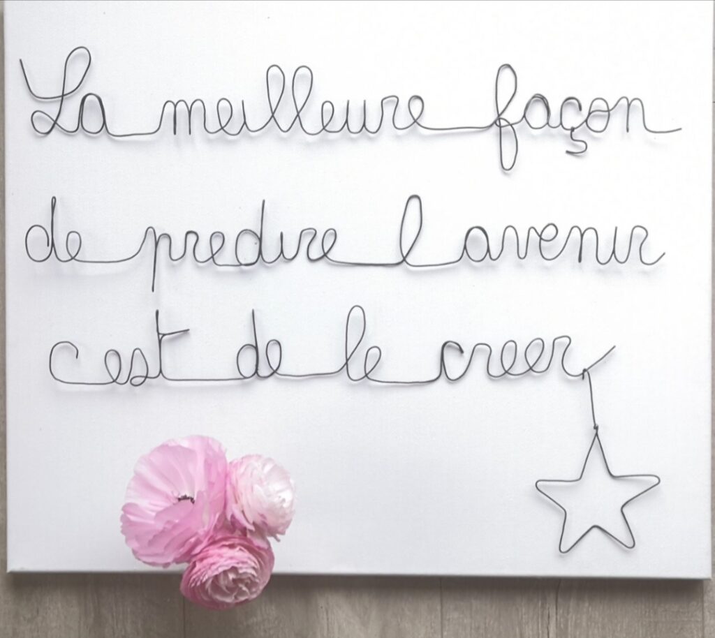 phrase décorative en fil de fer