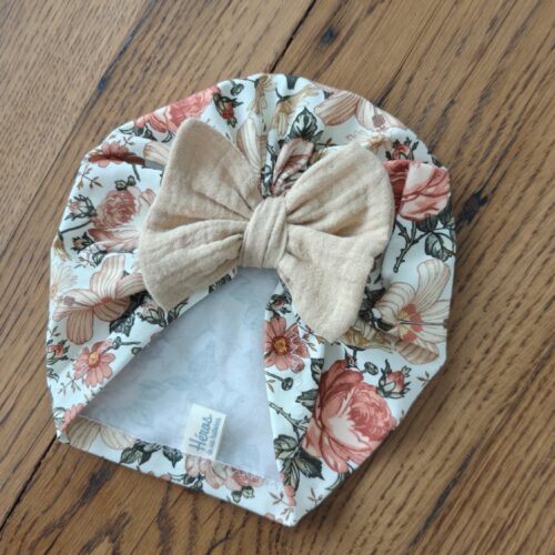 bonnet fillette bébé en jersey fleuri avec noeud