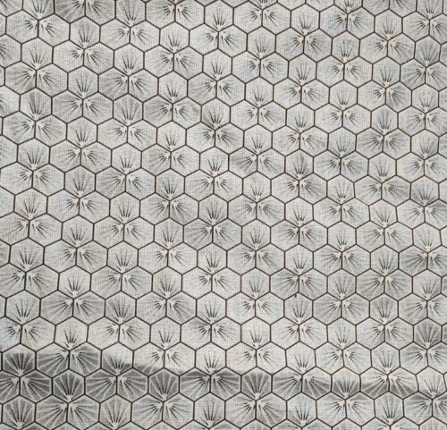 tissu gris à motifs géométriques